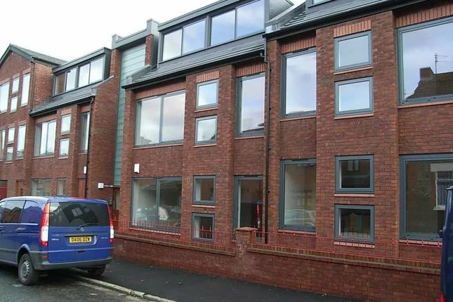 8 bed property, in Heald Street, £400,000