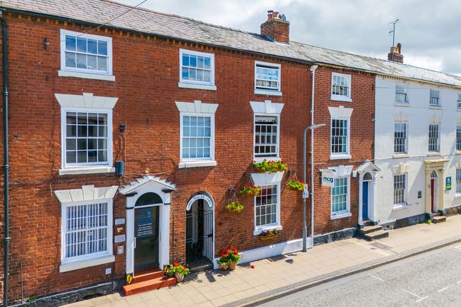 4 bed property, in New Street, £270,000