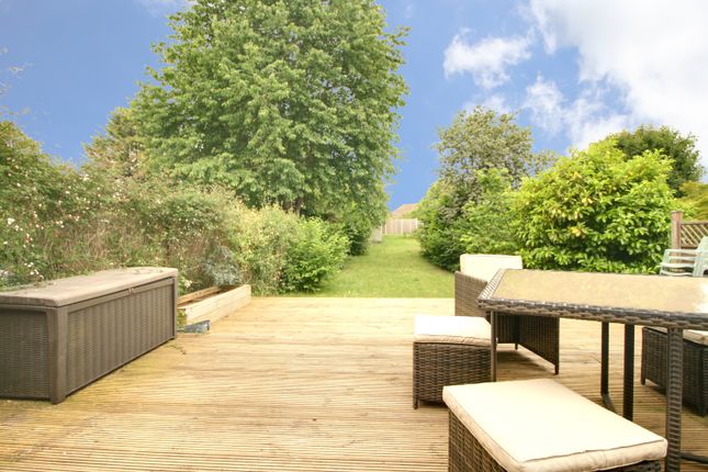4 bed property, in Stowe Road, £595,000