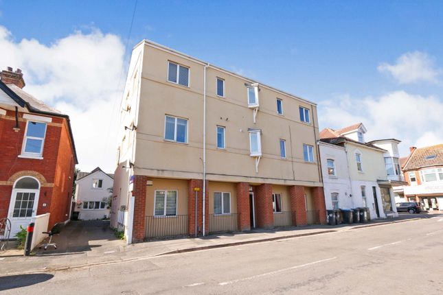 1 bed property, in Rosebery Road, £80,000