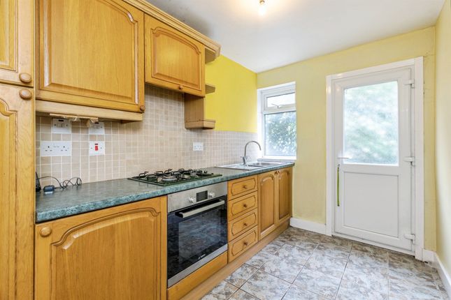 2 bed property, in Thorold Road, £200,000