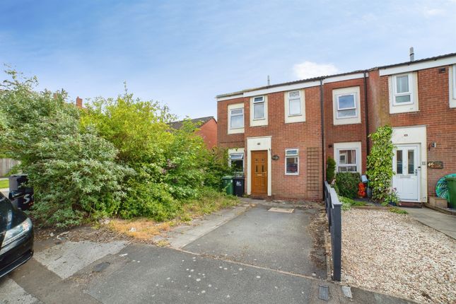 3 bed property, in Field Court, £140,000