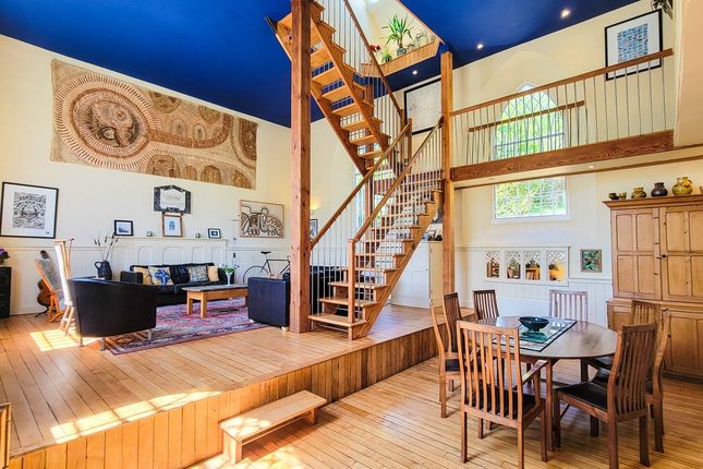 4 bed property, in Barnstaple Hill, £525,000
