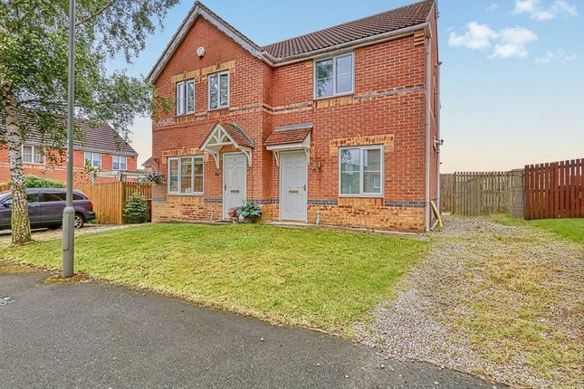 2 bed property, in Lathkill Court, £145,000