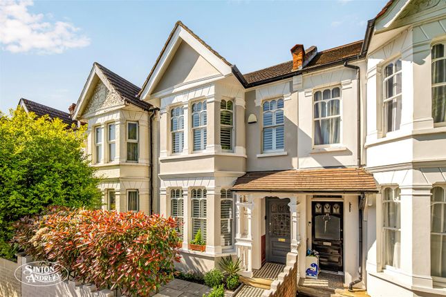 3 bed property, in St. Kilda Road, £1,050,000