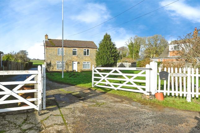4 bed property, in The Marsh, £450,000