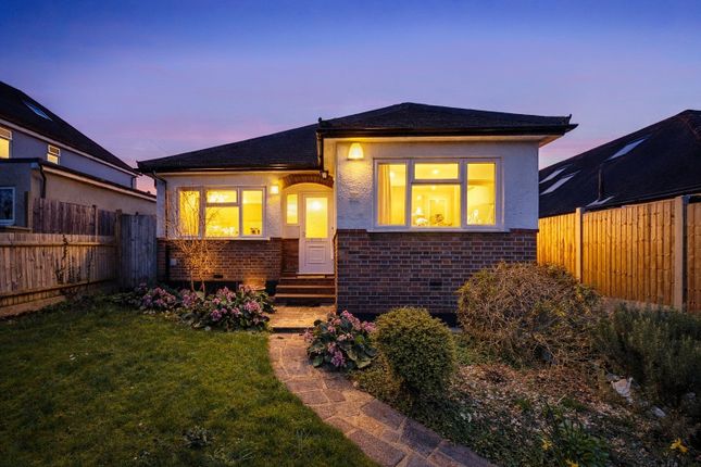 3 bed property, in Felstead Road, £615,000