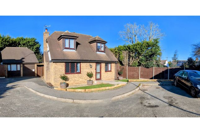 4 bed property, in Testers Close, £630,000