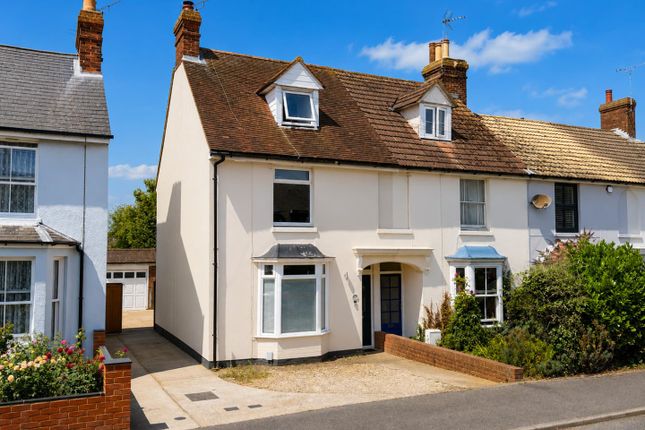 4 bed property, in Hunter Road, £350,000