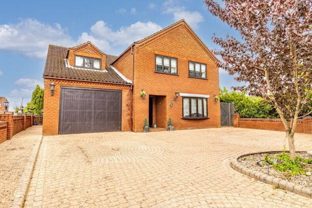 5 bed property, in Station Road, £550,000