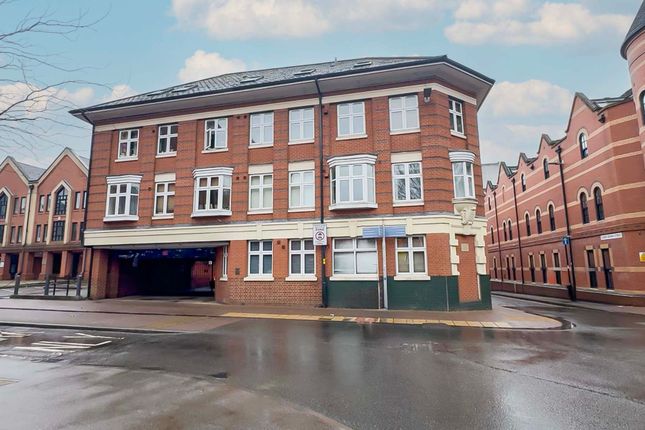 1 bed property, in York Road, £110,000
