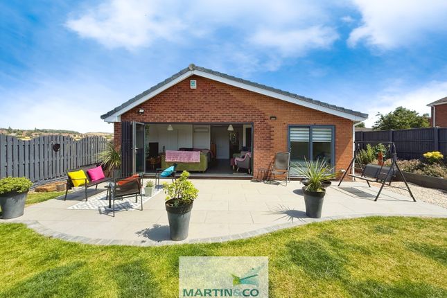3 bed property, in Cumberland Avenue, £270,000