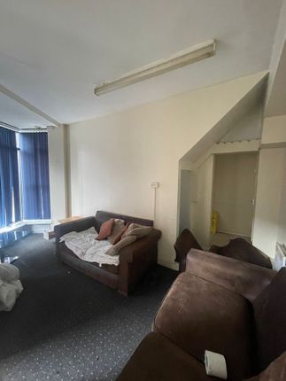 Studio, in Shepherds Place, £179,950