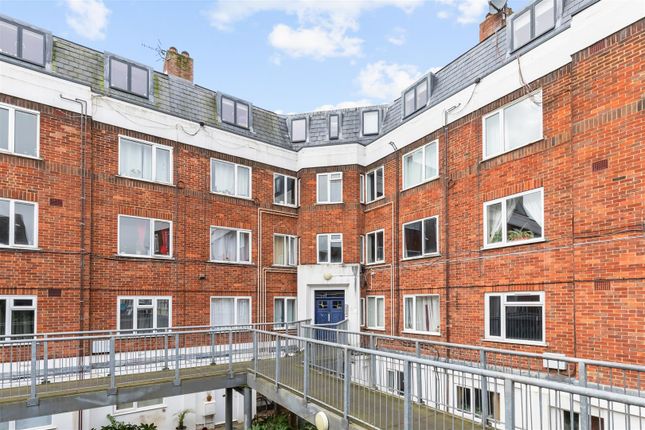 2 bed property, in Park Crescent Place, £190,000