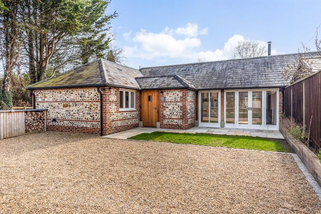 2 bed property, in Hoe Lane, £550,000