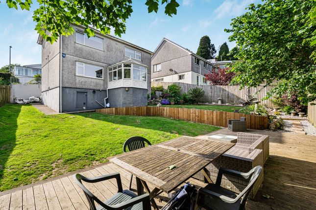 4 bed property, in Sparnon Close, £395,000