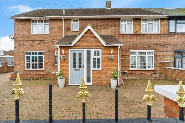 6 bed property, in Priestleys, £575,000