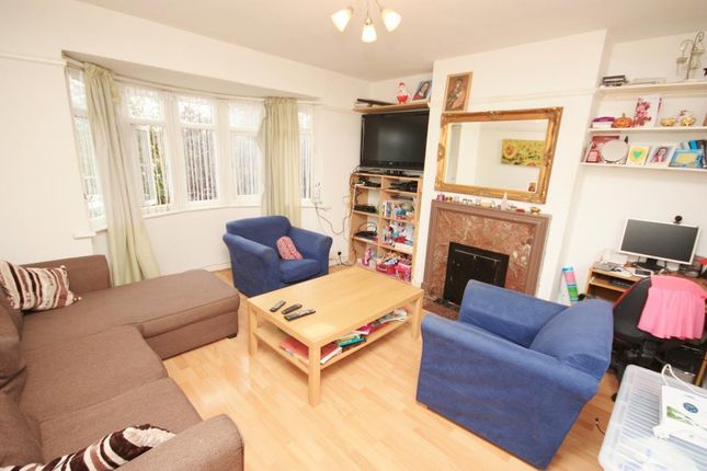 1 bed property, in Western Avenue, £349,950