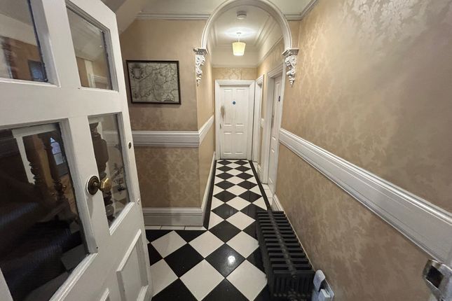 6 bed property, in London Road, £600,000