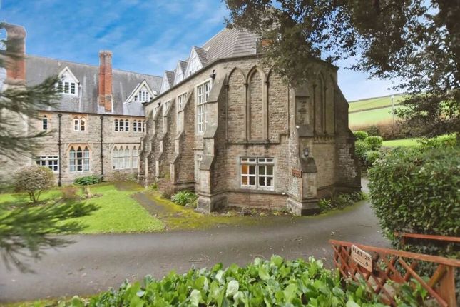2 bed property, in Devon House Drive, £135,000