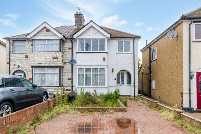 3 bed property, in Fifth Avenue, £450,000