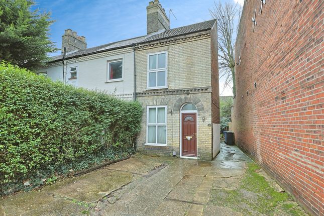 2 bed property, in Rosary Road, £170,000
