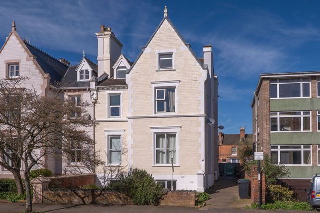 1 bed property, in Russell Terrace, £185,000