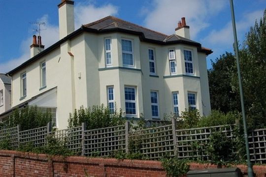 5 bed property, in Upper Headland Park Road, £700,000