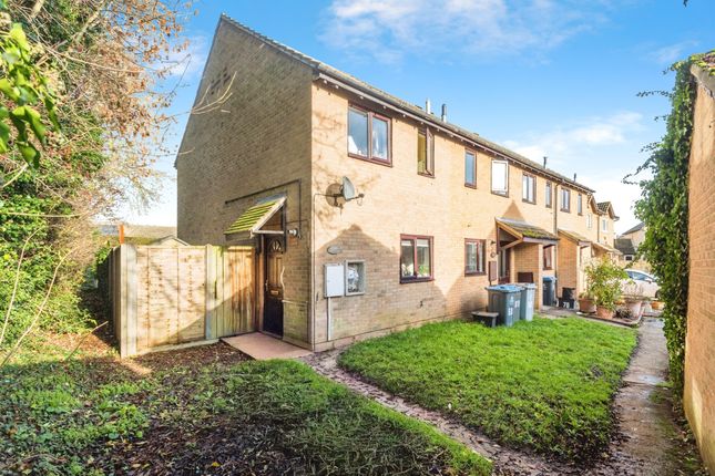 2 bed property, in Dovehouse Close, £150,000