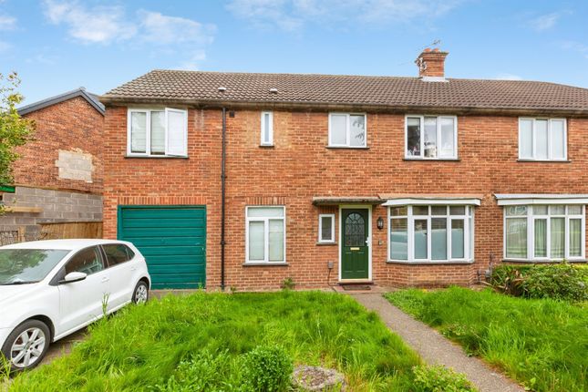 5 bed property, in Raymond Road, £600,000