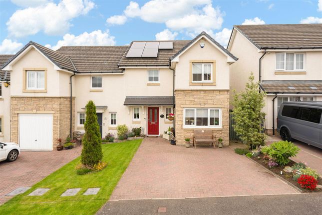 3 bed property, in East Cults Court, £264,000