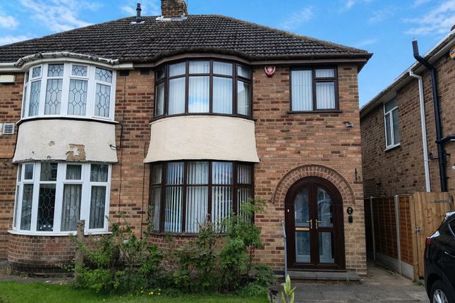 3 bed property, in Hall Drive, £300,000