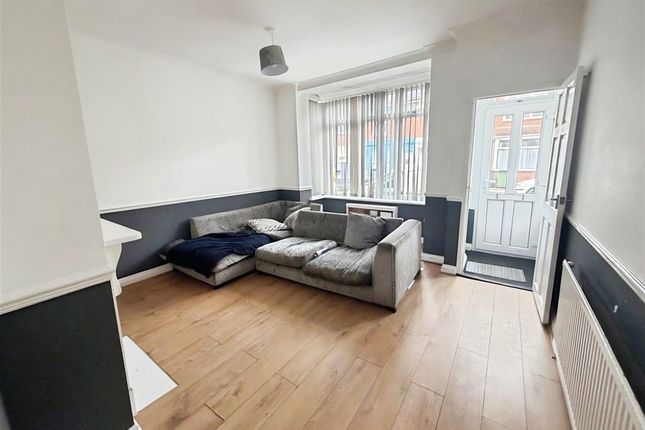 3 bed property, in Dover Road, £235,000