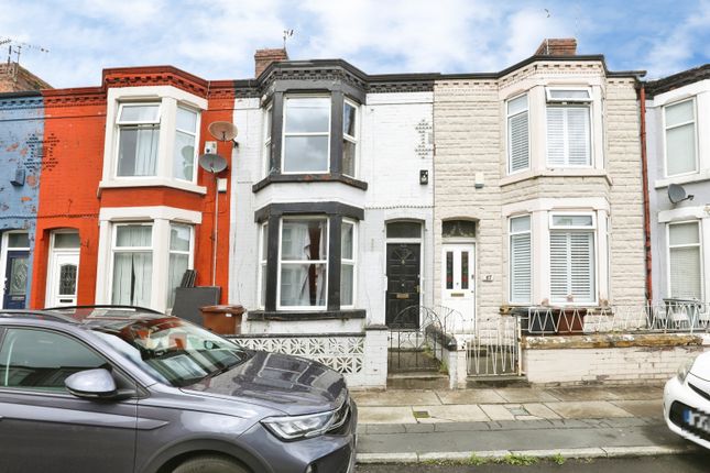 3 bed property, in Clare Road, £115,000