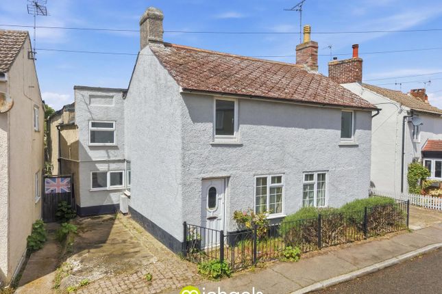 4 bed property, in Queen Street, £325,000
