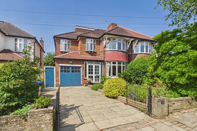 5 bed property, in Church Crescent, £1,100,000