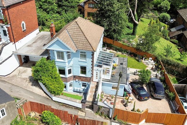 5 bed property, in Vicarage Hill, £575,000