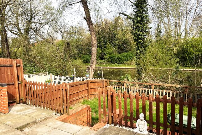 3 bed property, in Hankinson Road, £335,000