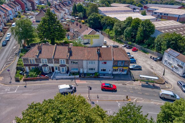Studio, in 6 Newbridge Road, £50,000