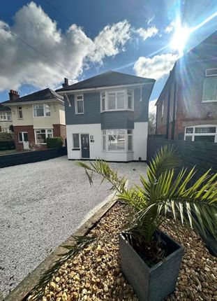 3 bed property, in Hunt Road, £530,000