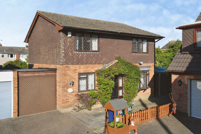 4 bed property, in Branksome Close, £475,000
