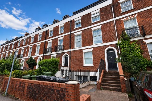 1 bed property, in 8 Oxford Road, £75,000