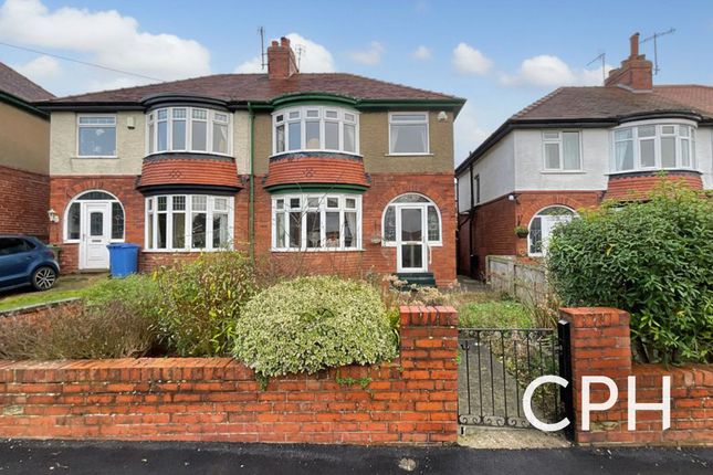 3 bed property, in Manor Gardens, £160,000