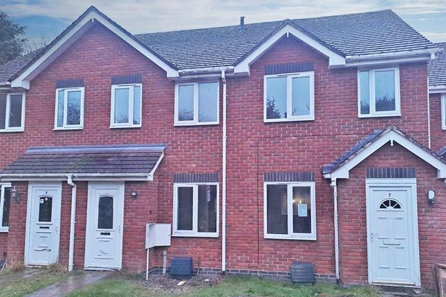 2 bed property, in Lodge Court, £90,000