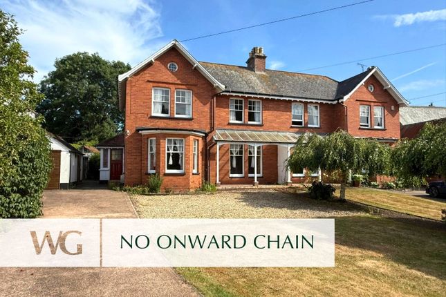 4 bed property, in Woodbury, £775,000