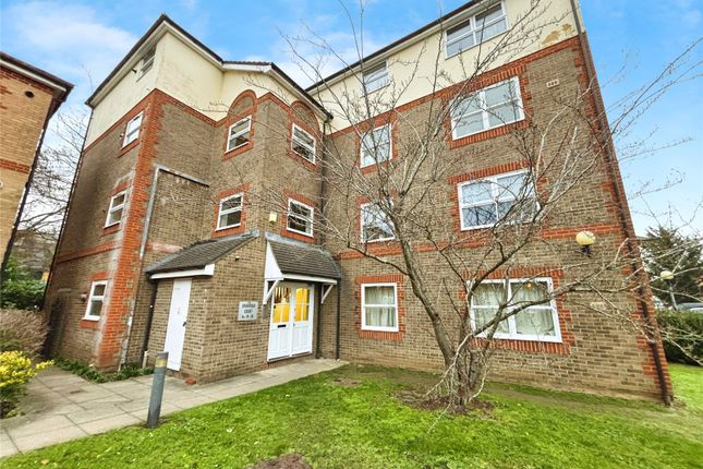 1 bed property, in London Road, £175,000
