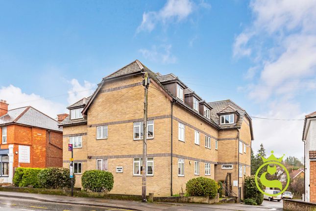 2 bed property, in Bournemouth Road, £190,000