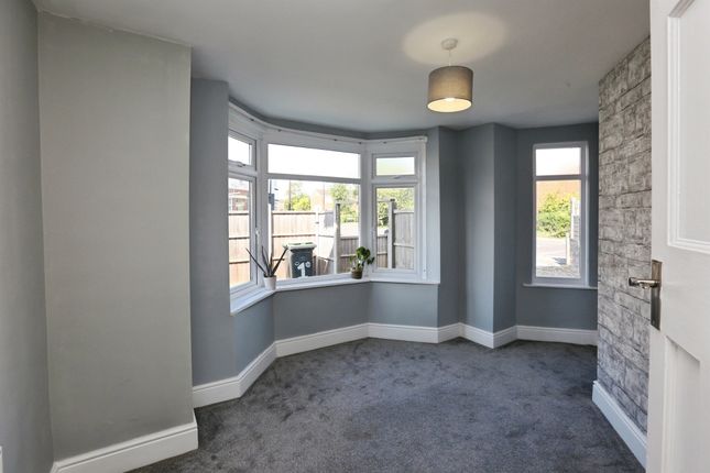 3 bed property, in Grange Crescent, £180,000