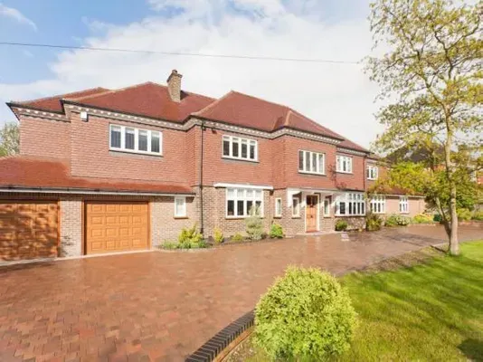 7 bed property, in The Avenue, £2,300,000