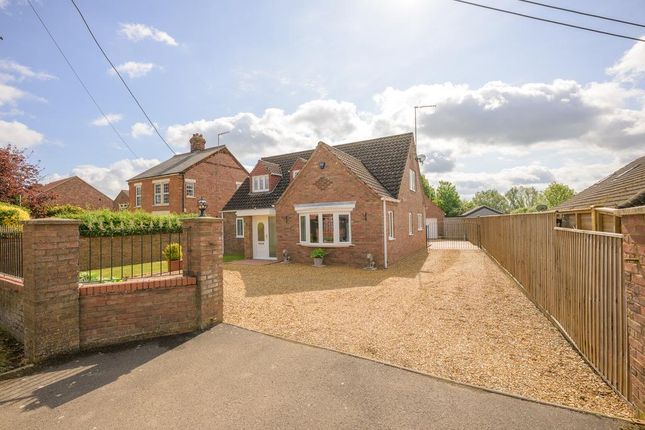 3 bed property, in Smeeth Road, £425,000